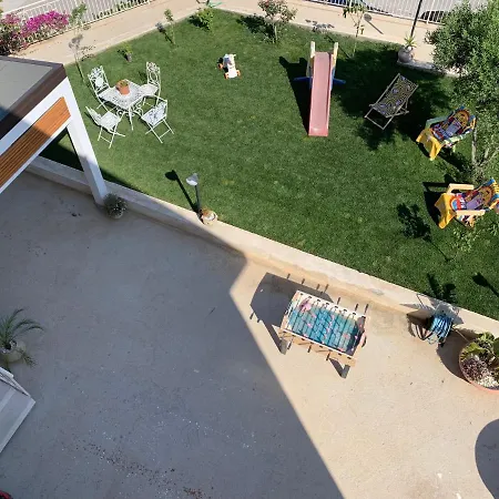 Maresa Apartment *